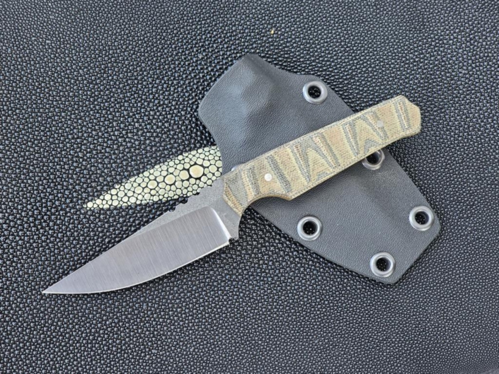 611 EDC Stahl Böhler M390 Griff Canvas Micarta Länge 185 Klinge 90 PREIS 340€ 611 EDC Stahl Böhler M390 Griff Canvas Micarta Länge 185 Klinge 90 PREIS 340€
