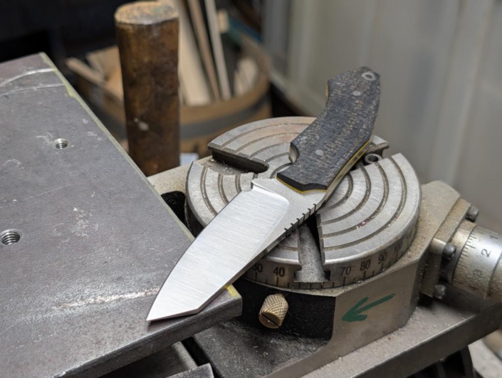 623 EDC Stahl Böhler M390 Griff Jute Micarta Länge 190 Klinge 90 PREIS 360€ 623 EDC Stahl Böhler M390 Griff Jute Micarta Länge 190 Klinge 90 PREIS 360€
